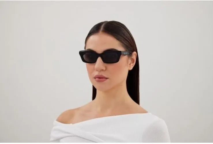 Alexander McQueen AM0474S Sunglasses