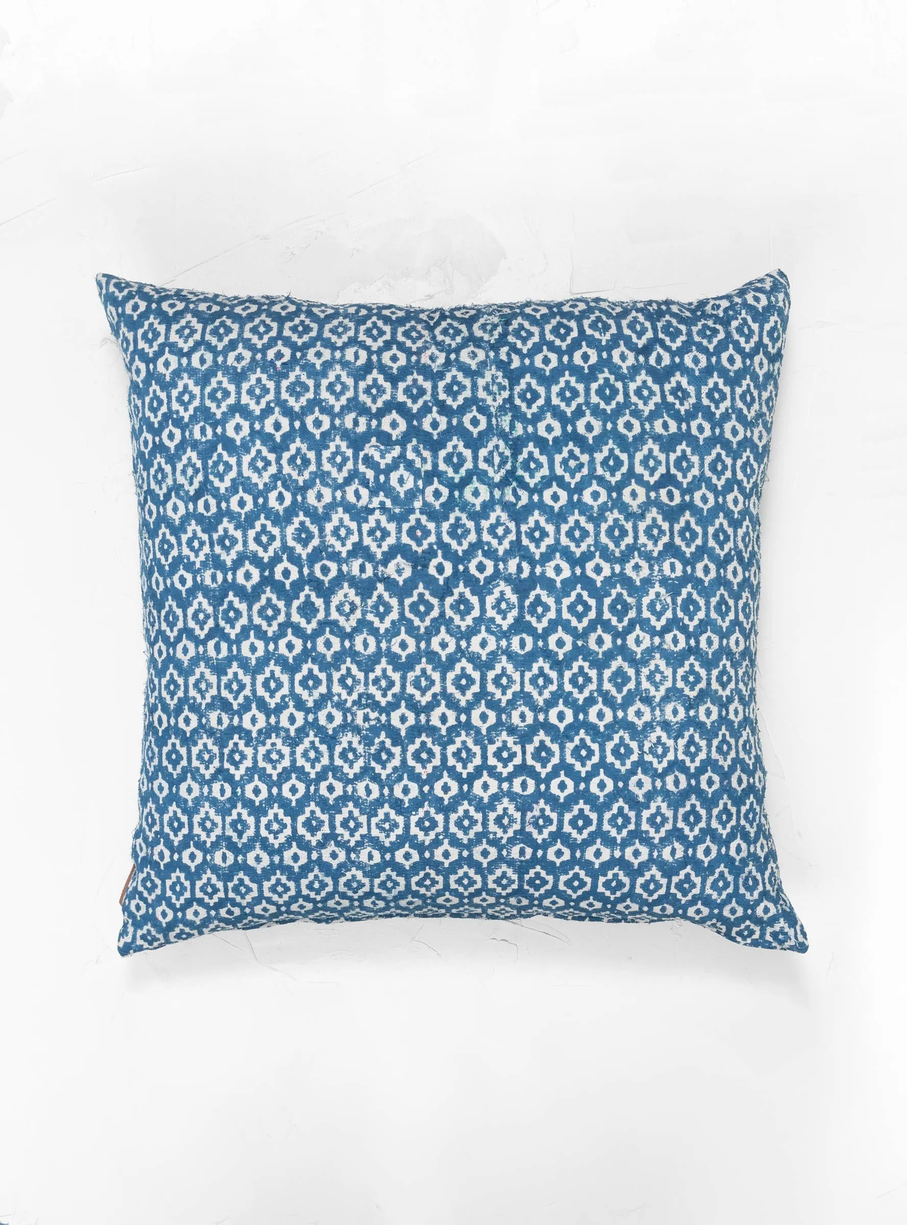 Vintage Pearl Horizon Cushion S